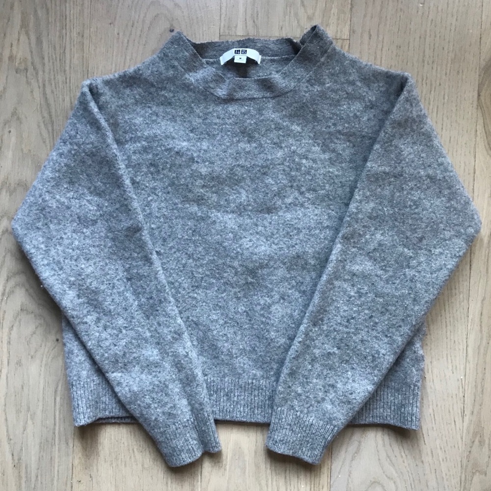 uniqlo gray wool crewneck sweater